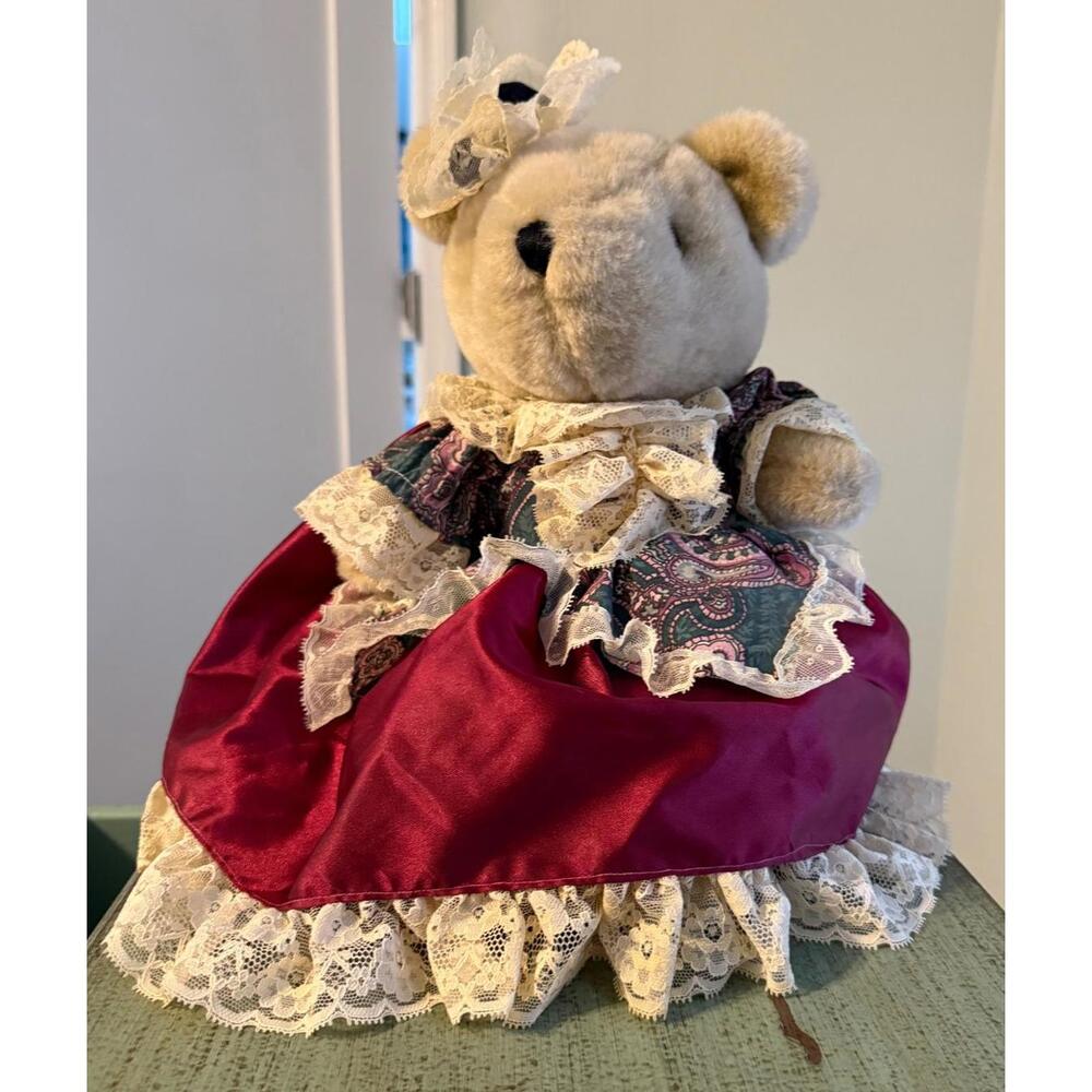 Homespun Bear Shoppe Doll w/ Stand Dan Dee Brand New Collectible Classics 16”